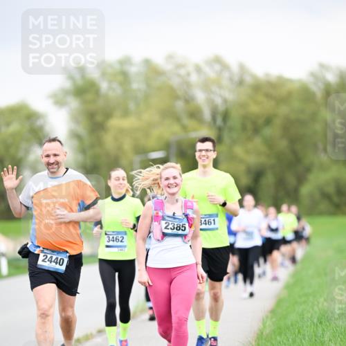 07.04.2024 - 43. Internationalen Wilhelmsburger Insellauf Dr. Thomas Lammeyer http://msf.ph/oto/6042806 07.04.2024 10:41:24 Laufen 19, 2440, 3462, 5463, 2385, 3461 meine-sportfotos.de
