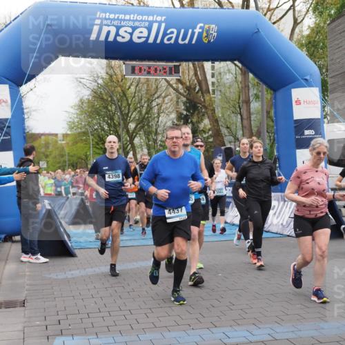 07.04.2024 - 43. Internationalen Wilhelmsburger Insellauf MichiJ http://msf.ph/oto/6042856 07.04.2024 10:40:20 Laufen 4398, 442, 4437, 4437, 69, 3982, 2739, 2739 meine-sportfotos.de