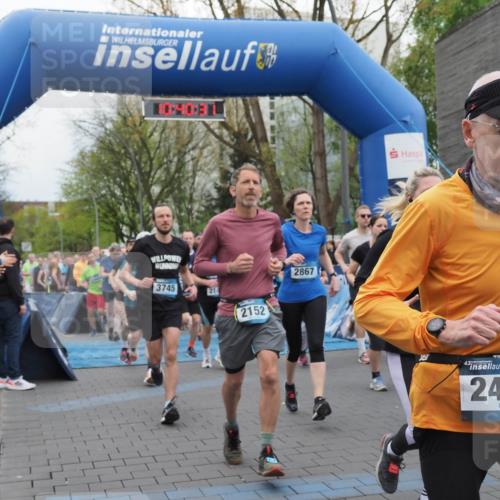 07.04.2024 - 43. Internationalen Wilhelmsburger Insellauf MichiJ http://msf.ph/oto/6042888 07.04.2024 10:40:30 Laufen 3745, 2152, 2867, 43, 2421, 3155 meine-sportfotos.de