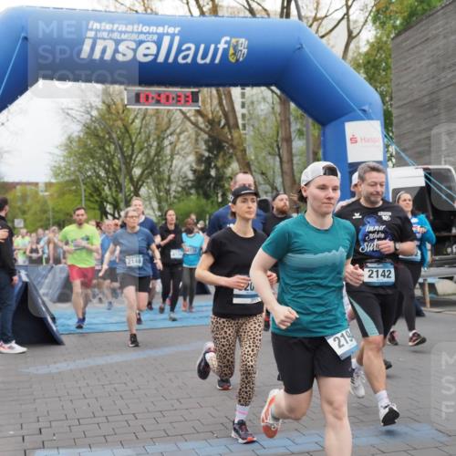 07.04.2024 - 43. Internationalen Wilhelmsburger Insellauf MichiJ http://msf.ph/oto/6042894 07.04.2024 10:40:32 Laufen 2148, 4134, 2194, 19, 2142 meine-sportfotos.de