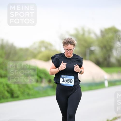 07.04.2024 - 43. Internationalen Wilhelmsburger Insellauf Dr. Thomas Lammeyer http://msf.ph/oto/6042914 07.04.2024 10:41:33 Laufen 3550 meine-sportfotos.de