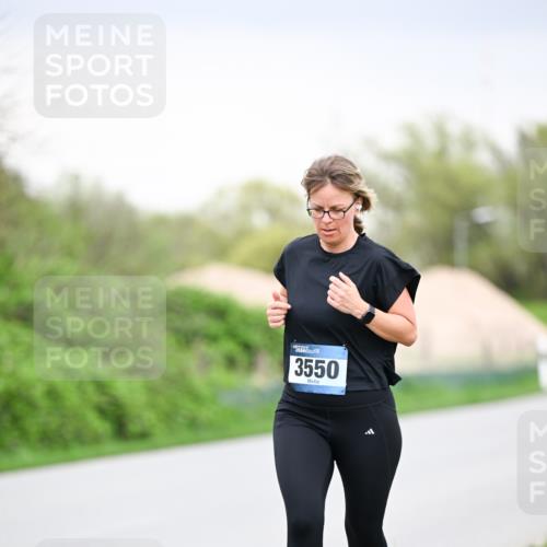 07.04.2024 - 43. Internationalen Wilhelmsburger Insellauf Dr. Thomas Lammeyer http://msf.ph/oto/6042918 07.04.2024 10:41:33 Laufen 3550 meine-sportfotos.de