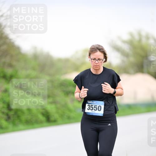 07.04.2024 - 43. Internationalen Wilhelmsburger Insellauf Dr. Thomas Lammeyer http://msf.ph/oto/6042926 07.04.2024 10:41:33 Laufen 3550 meine-sportfotos.de