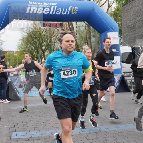 07.04.2024 - 43. Internationalen Wilhelmsburger Insellauf MichiJ http://msf.ph/oto/6042940 07.04.2024 10:40:47 Laufen 44203, 4203, 2563, 4230, 229, 429, 4202, 2510, 3300 meine-sportfotos.de