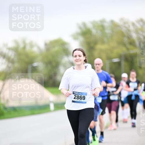 07.04.2024 - 43. Internationalen Wilhelmsburger Insellauf Dr. Thomas Lammeyer http://msf.ph/oto/6042943 07.04.2024 10:41:35 Laufen 2869 meine-sportfotos.de