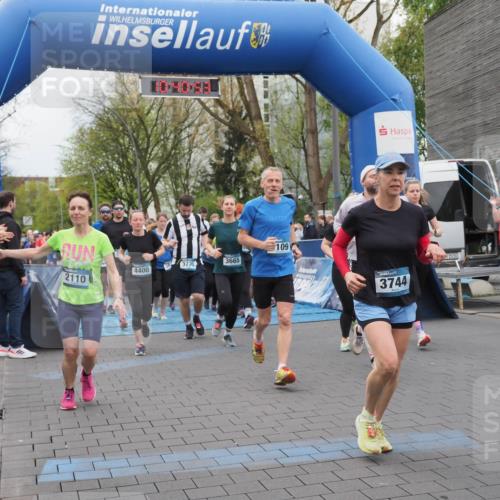 07.04.2024 - 43. Internationalen Wilhelmsburger Insellauf MichiJ http://msf.ph/oto/6042960 07.04.2024 10:40:52 Laufen 2110, 3774, 3665, 4400, 109, 3744, 2510, 3 meine-sportfotos.de