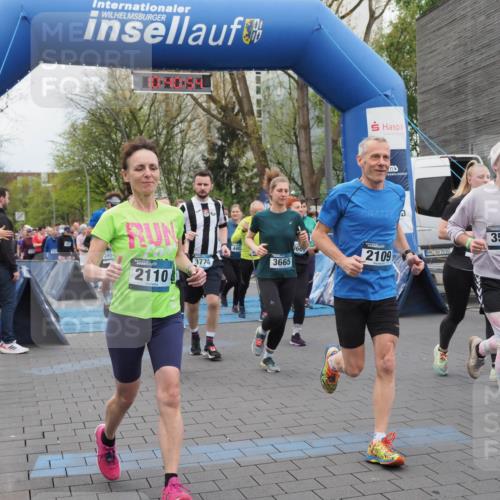 07.04.2024 - 43. Internationalen Wilhelmsburger Insellauf MichiJ http://msf.ph/oto/6042963 07.04.2024 10:40:53 Laufen 395, 21100, 3774, 440, 3665, 360, 2109, 2510, 3506, 3506, 180 meine-sportfotos.de