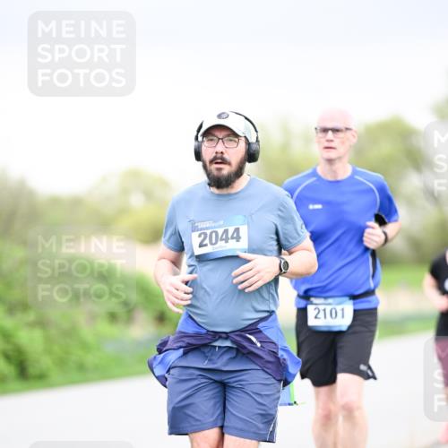 07.04.2024 - 43. Internationalen Wilhelmsburger Insellauf Dr. Thomas Lammeyer http://msf.ph/oto/6043007 07.04.2024 10:41:39 Laufen 2044, 2101 meine-sportfotos.de