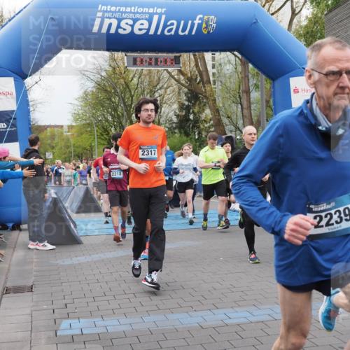 07.04.2024 - 43. Internationalen Wilhelmsburger Insellauf MichiJ http://msf.ph/oto/6043009 07.04.2024 10:41:05 Laufen 10, 33, 2318, 2317, 40, 2239, 4331 meine-sportfotos.de