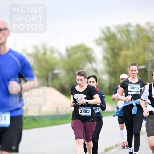 07.04.2024 - 43. Internationalen Wilhelmsburger Insellauf Dr. Thomas Lammeyer http://msf.ph/oto/6043031 07.04.2024 10:41:40 Laufen 01, 3383, 02, 1, 7107, 3066, 3066 meine-sportfotos.de