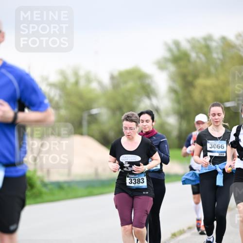 07.04.2024 - 43. Internationalen Wilhelmsburger Insellauf Dr. Thomas Lammeyer http://msf.ph/oto/6043034 07.04.2024 10:41:40 Laufen 3383, 3066, 3066 meine-sportfotos.de
