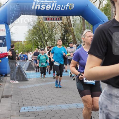 07.04.2024 - 43. Internationalen Wilhelmsburger Insellauf MichiJ http://msf.ph/oto/6043040 07.04.2024 10:41:16 Laufen 12, 10, 2373, 2970, 31 meine-sportfotos.de