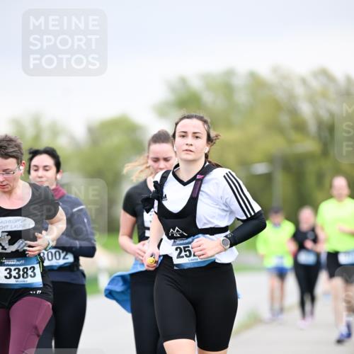 07.04.2024 - 43. Internationalen Wilhelmsburger Insellauf Dr. Thomas Lammeyer http://msf.ph/oto/6043053 07.04.2024 10:41:43 Laufen 3383, 3002, 25 meine-sportfotos.de