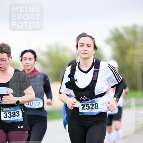 07.04.2024 - 43. Internationalen Wilhelmsburger Insellauf Dr. Thomas Lammeyer http://msf.ph/oto/6043073 07.04.2024 10:41:44 Laufen 3383, 002, 2528 meine-sportfotos.de