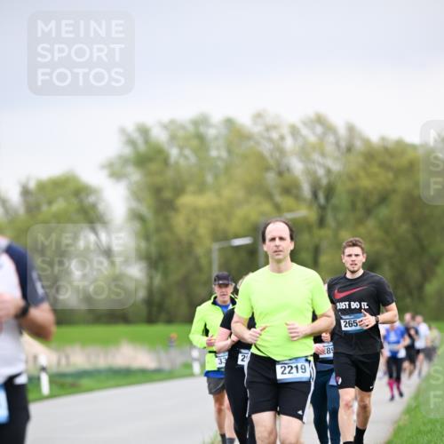 07.04.2024 - 43. Internationalen Wilhelmsburger Insellauf Dr. Thomas Lammeyer http://msf.ph/oto/6043078 07.04.2024 10:41:47 Laufen 33, 2, 2219, 89, 265 meine-sportfotos.de