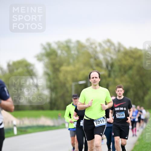 07.04.2024 - 43. Internationalen Wilhelmsburger Insellauf Dr. Thomas Lammeyer http://msf.ph/oto/6043081 07.04.2024 10:41:47 Laufen 2219, 2658 meine-sportfotos.de