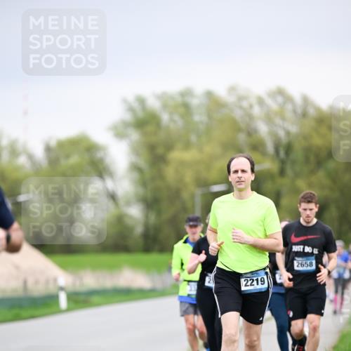 07.04.2024 - 43. Internationalen Wilhelmsburger Insellauf Dr. Thomas Lammeyer http://msf.ph/oto/6043090 07.04.2024 10:41:47 Laufen 2219, 2658 meine-sportfotos.de