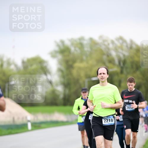 07.04.2024 - 43. Internationalen Wilhelmsburger Insellauf Dr. Thomas Lammeyer http://msf.ph/oto/6043092 07.04.2024 10:41:47 Laufen 2219, 265 meine-sportfotos.de