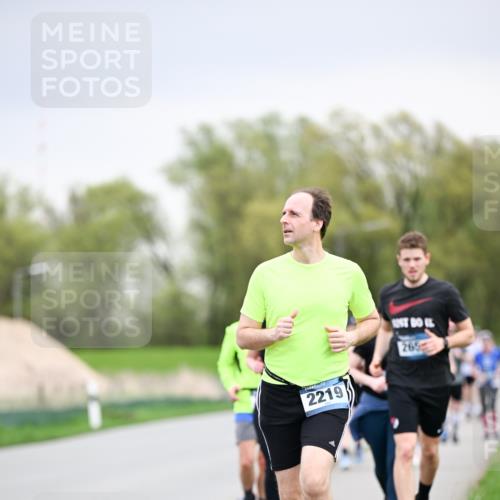 07.04.2024 - 43. Internationalen Wilhelmsburger Insellauf Dr. Thomas Lammeyer http://msf.ph/oto/6043114 07.04.2024 10:41:48 Laufen 2219, 265 meine-sportfotos.de