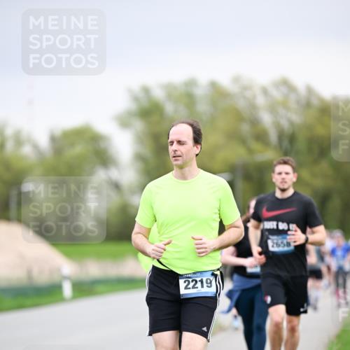 07.04.2024 - 43. Internationalen Wilhelmsburger Insellauf Dr. Thomas Lammeyer http://msf.ph/oto/6043128 07.04.2024 10:41:49 Laufen 2219, 2658 meine-sportfotos.de