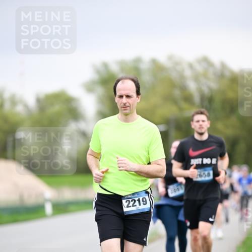 07.04.2024 - 43. Internationalen Wilhelmsburger Insellauf Dr. Thomas Lammeyer http://msf.ph/oto/6043136 07.04.2024 10:41:49 Laufen 2219, 2658 meine-sportfotos.de