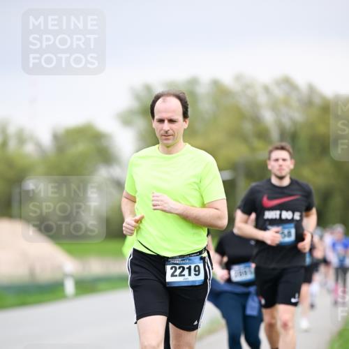 07.04.2024 - 43. Internationalen Wilhelmsburger Insellauf Dr. Thomas Lammeyer http://msf.ph/oto/6043139 07.04.2024 10:41:49 Laufen 2219 meine-sportfotos.de