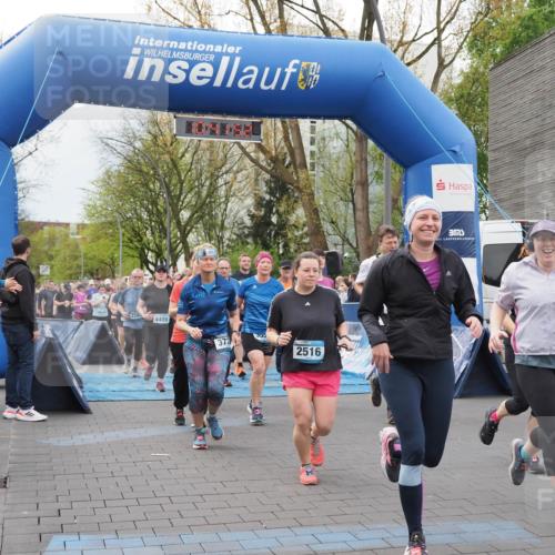 07.04.2024 - 43. Internationalen Wilhelmsburger Insellauf MichiJ http://msf.ph/oto/6043144 07.04.2024 10:41:51 Laufen 228, 4409, 373, 2516, 3 meine-sportfotos.de