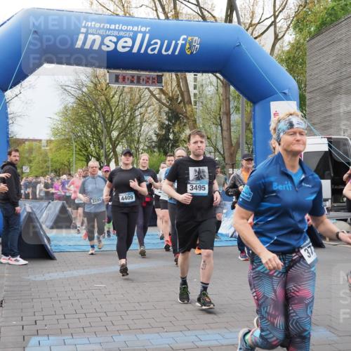 07.04.2024 - 43. Internationalen Wilhelmsburger Insellauf MichiJ http://msf.ph/oto/6043147 07.04.2024 10:41:53 Laufen 360, 2285, 4409, 3495, 37, 370, 3 meine-sportfotos.de