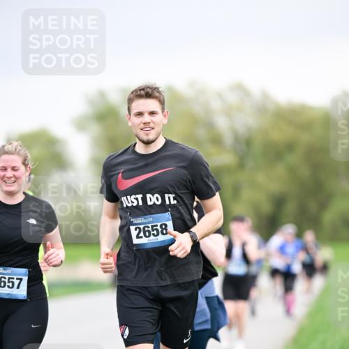 07.04.2024 - 43. Internationalen Wilhelmsburger Insellauf Dr. Thomas Lammeyer http://msf.ph/oto/6043177 07.04.2024 10:41:52 Laufen 657, 10, 2658 meine-sportfotos.de