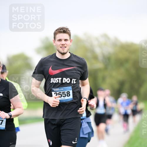 07.04.2024 - 43. Internationalen Wilhelmsburger Insellauf Dr. Thomas Lammeyer http://msf.ph/oto/6043185 07.04.2024 10:41:53 Laufen 2658, 7, 5 meine-sportfotos.de