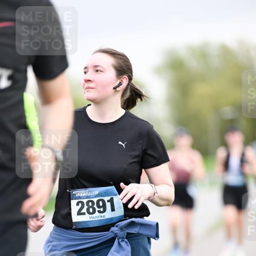 07.04.2024 - 43. Internationalen Wilhelmsburger Insellauf Dr. Thomas Lammeyer http://msf.ph/oto/6043213 07.04.2024 10:41:55 Laufen 2891 meine-sportfotos.de