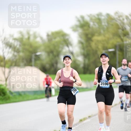 07.04.2024 - 43. Internationalen Wilhelmsburger Insellauf Dr. Thomas Lammeyer http://msf.ph/oto/6043222 07.04.2024 10:41:56 Laufen 259, 0, 2590 meine-sportfotos.de