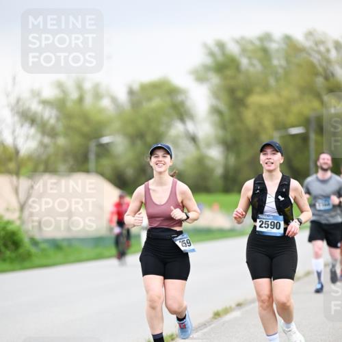 07.04.2024 - 43. Internationalen Wilhelmsburger Insellauf Dr. Thomas Lammeyer http://msf.ph/oto/6043229 07.04.2024 10:41:57 Laufen 259, 0, 2590 meine-sportfotos.de