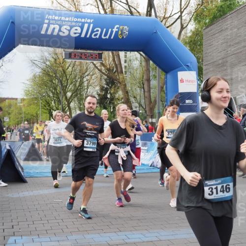 07.04.2024 - 43. Internationalen Wilhelmsburger Insellauf MichiJ http://msf.ph/oto/6043243 07.04.2024 10:42:28 Laufen 17, 3671, 3799, 71, 3799, 74, 376, 3, 3146 meine-sportfotos.de