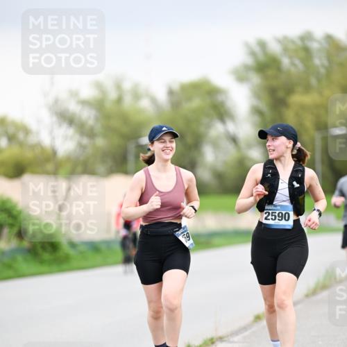 07.04.2024 - 43. Internationalen Wilhelmsburger Insellauf Dr. Thomas Lammeyer http://msf.ph/oto/6043250 07.04.2024 10:41:57 Laufen 59, 2590 meine-sportfotos.de