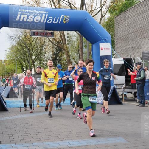 07.04.2024 - 43. Internationalen Wilhelmsburger Insellauf MichiJ http://msf.ph/oto/6043262 07.04.2024 10:42:35 Laufen 2330, 5, 3098, 3358, 2413, 39, 3903, 2202, 2510 meine-sportfotos.de