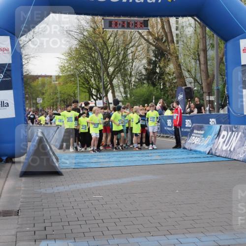 07.04.2024 - 43. Internationalen Wilhelmsburger Insellauf MichiJ http://msf.ph/oto/6043297 07.04.2024 10:47:35 Laufen 4162, 4433, 3812, 406, 4118, 4120, 691, 4121, 3, 2510 meine-sportfotos.de