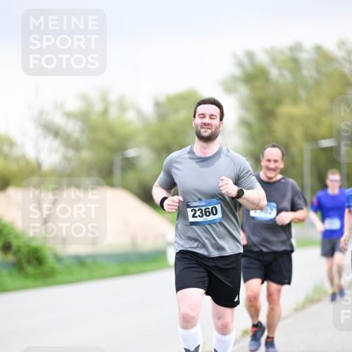 07.04.2024 - 43. Internationalen Wilhelmsburger Insellauf Dr. Thomas Lammeyer http://msf.ph/oto/6043302 07.04.2024 10:42:03 Laufen 2360 meine-sportfotos.de