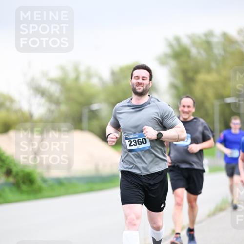 07.04.2024 - 43. Internationalen Wilhelmsburger Insellauf Dr. Thomas Lammeyer http://msf.ph/oto/6043305 07.04.2024 10:42:03 Laufen 2360 meine-sportfotos.de