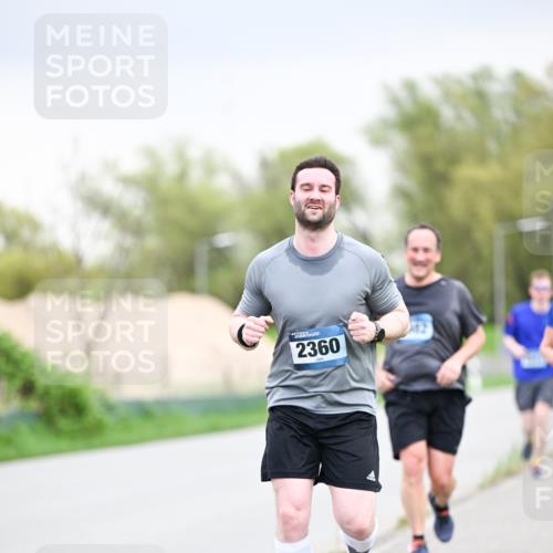 07.04.2024 - 43. Internationalen Wilhelmsburger Insellauf Dr. Thomas Lammeyer http://msf.ph/oto/6043308 07.04.2024 10:42:03 Laufen 2360 meine-sportfotos.de