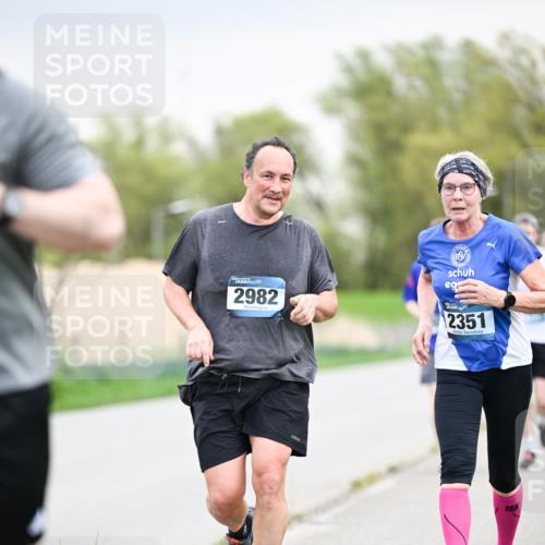 07.04.2024 - 43. Internationalen Wilhelmsburger Insellauf Dr. Thomas Lammeyer http://msf.ph/oto/6043338 07.04.2024 10:42:06 Laufen 2982, 2351 meine-sportfotos.de