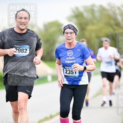 07.04.2024 - 43. Internationalen Wilhelmsburger Insellauf Dr. Thomas Lammeyer http://msf.ph/oto/6043353 07.04.2024 10:42:08 Laufen 2982, 2351, 21 meine-sportfotos.de