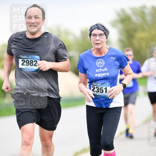 07.04.2024 - 43. Internationalen Wilhelmsburger Insellauf Dr. Thomas Lammeyer http://msf.ph/oto/6043360 07.04.2024 10:42:08 Laufen 2982, 2351 meine-sportfotos.de