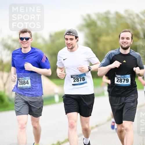 07.04.2024 - 43. Internationalen Wilhelmsburger Insellauf Dr. Thomas Lammeyer http://msf.ph/oto/6043373 07.04.2024 10:42:11 Laufen 2884, 2878, 2879 meine-sportfotos.de