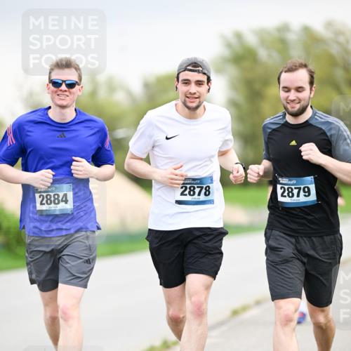 07.04.2024 - 43. Internationalen Wilhelmsburger Insellauf Dr. Thomas Lammeyer http://msf.ph/oto/6043379 07.04.2024 10:42:12 Laufen 2884, 2878, 2879 meine-sportfotos.de