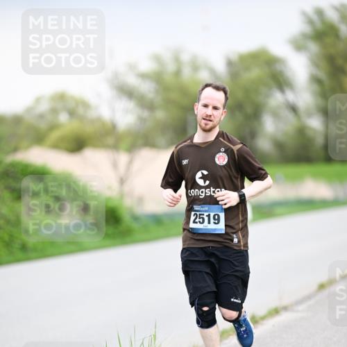 07.04.2024 - 43. Internationalen Wilhelmsburger Insellauf Dr. Thomas Lammeyer http://msf.ph/oto/6043419 07.04.2024 10:42:20 Laufen 2519 meine-sportfotos.de