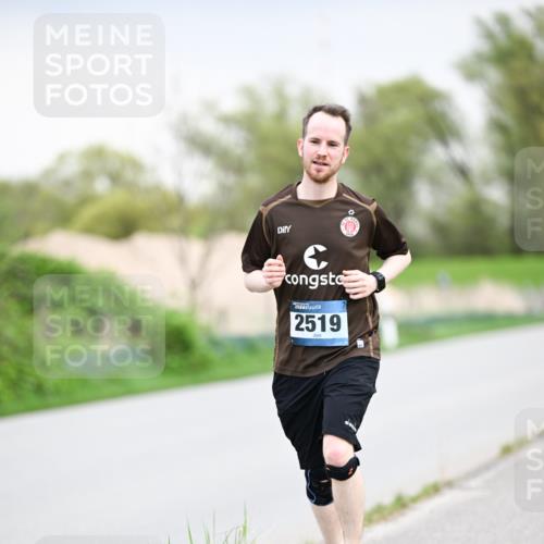 07.04.2024 - 43. Internationalen Wilhelmsburger Insellauf Dr. Thomas Lammeyer http://msf.ph/oto/6043421 07.04.2024 10:42:20 Laufen 2519 meine-sportfotos.de