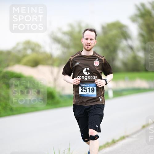 07.04.2024 - 43. Internationalen Wilhelmsburger Insellauf Dr. Thomas Lammeyer http://msf.ph/oto/6043423 07.04.2024 10:42:20 Laufen 2519 meine-sportfotos.de