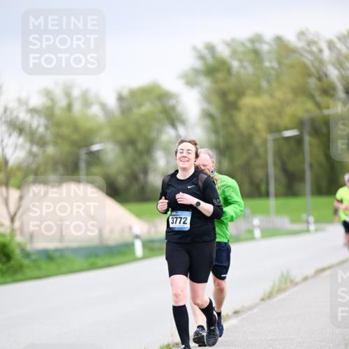 07.04.2024 - 43. Internationalen Wilhelmsburger Insellauf Dr. Thomas Lammeyer http://msf.ph/oto/6043450 07.04.2024 10:42:25 Laufen 3772 meine-sportfotos.de