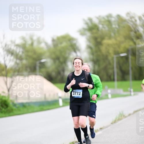 07.04.2024 - 43. Internationalen Wilhelmsburger Insellauf Dr. Thomas Lammeyer http://msf.ph/oto/6043452 07.04.2024 10:42:25 Laufen 3772 meine-sportfotos.de